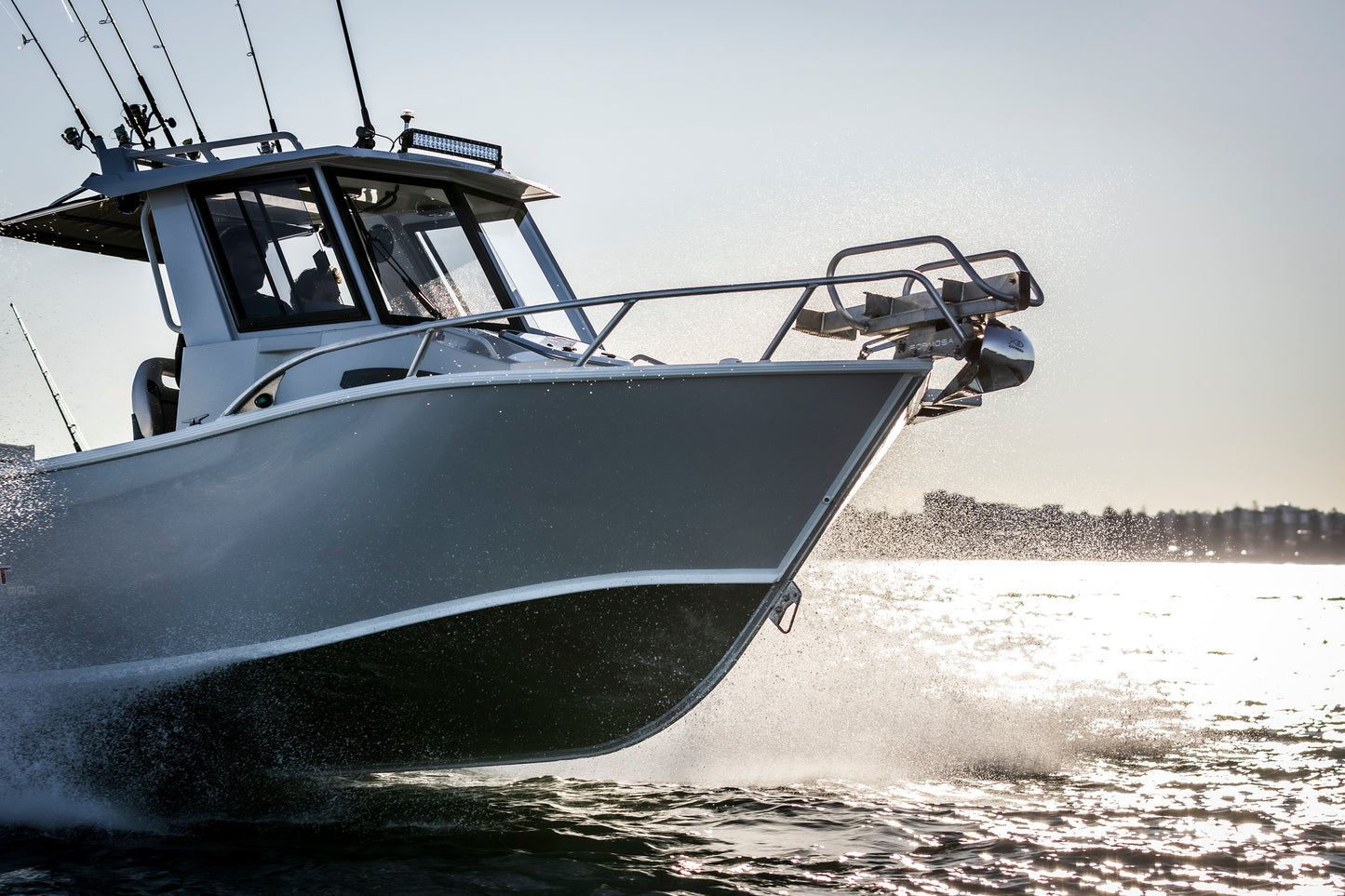 Formosa SRT 675 Enclosed Centre Cabin