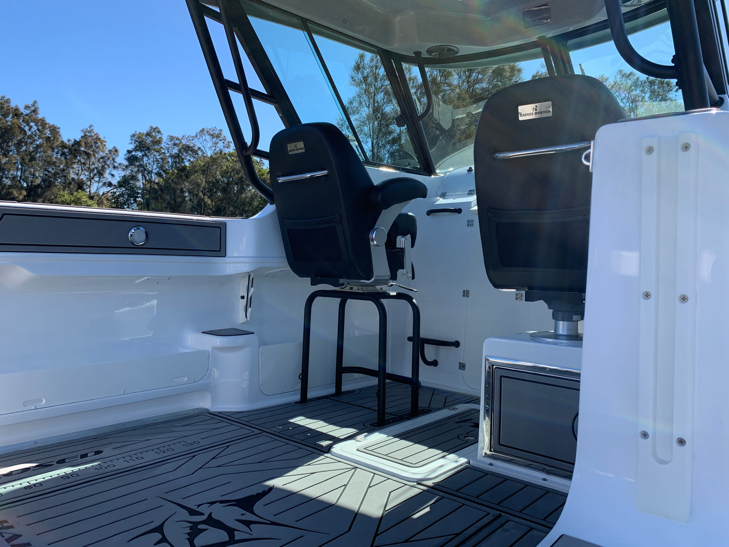 Haines Hunter 675 Enclosed limited