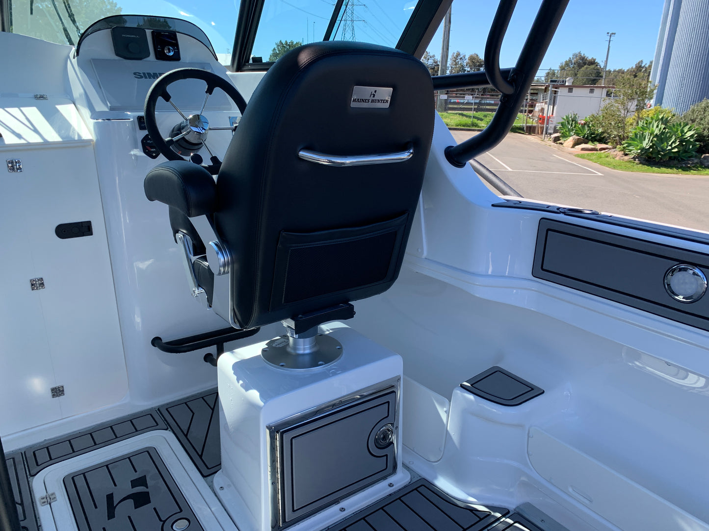Haines Hunter 675 Enclosed limited