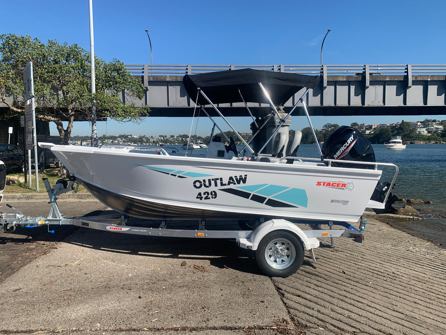 Stacer 429 Outlaw Side Console
