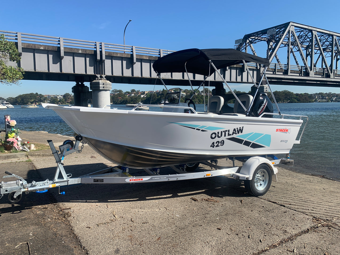 Stacer 429 Outlaw Side Console