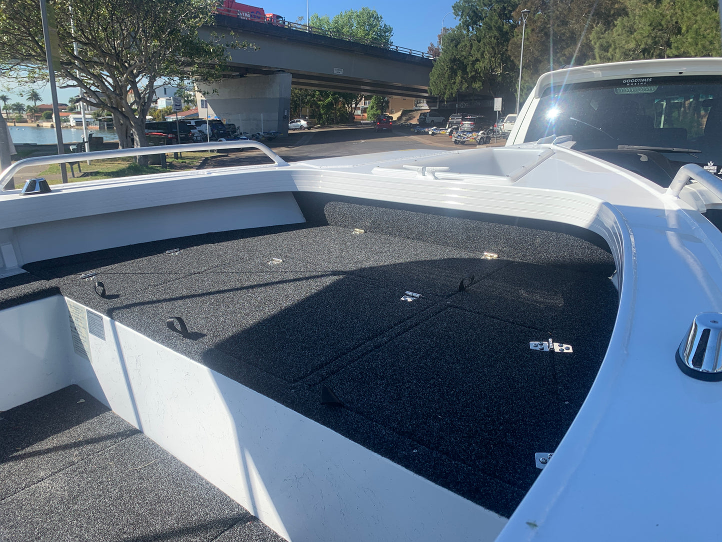 Stacer 429 Outlaw Side Console