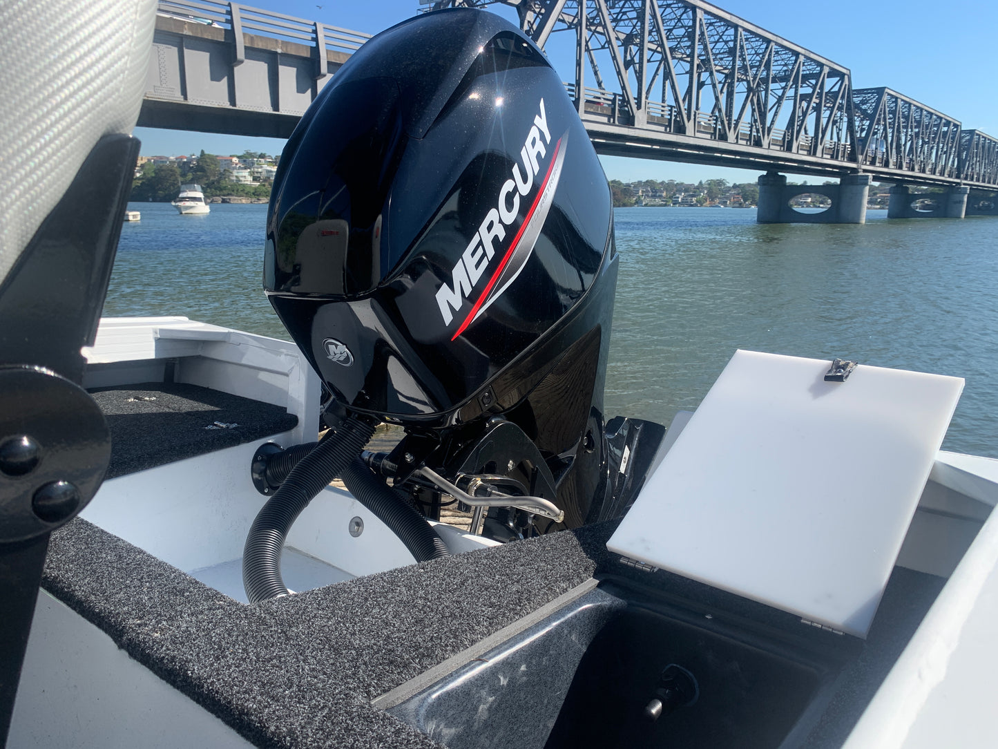 Stacer 429 Outlaw Side Console