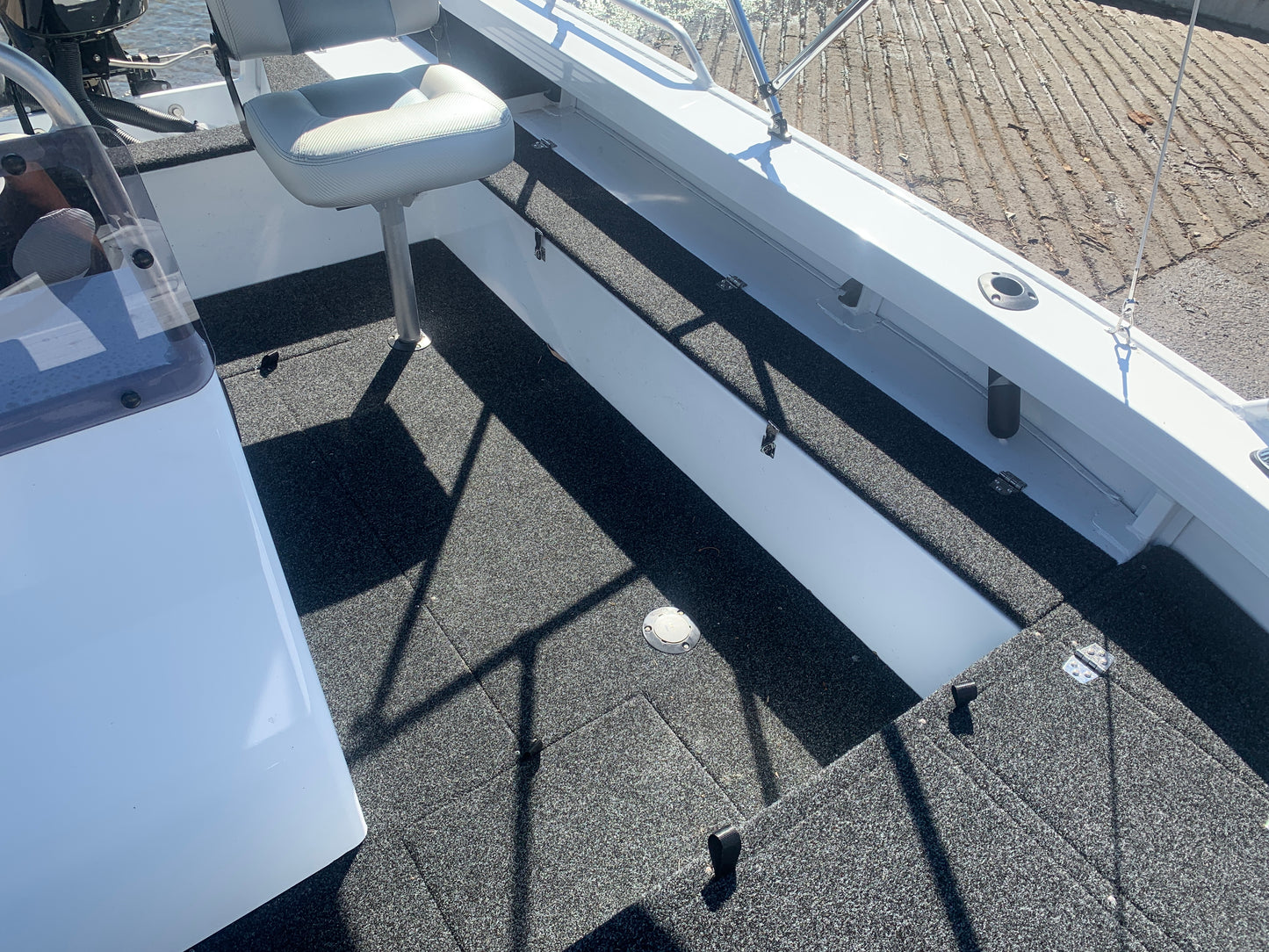 Stacer 429 Outlaw Side Console