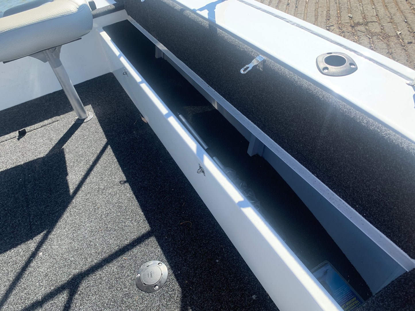 Stacer 429 Outlaw Side Console