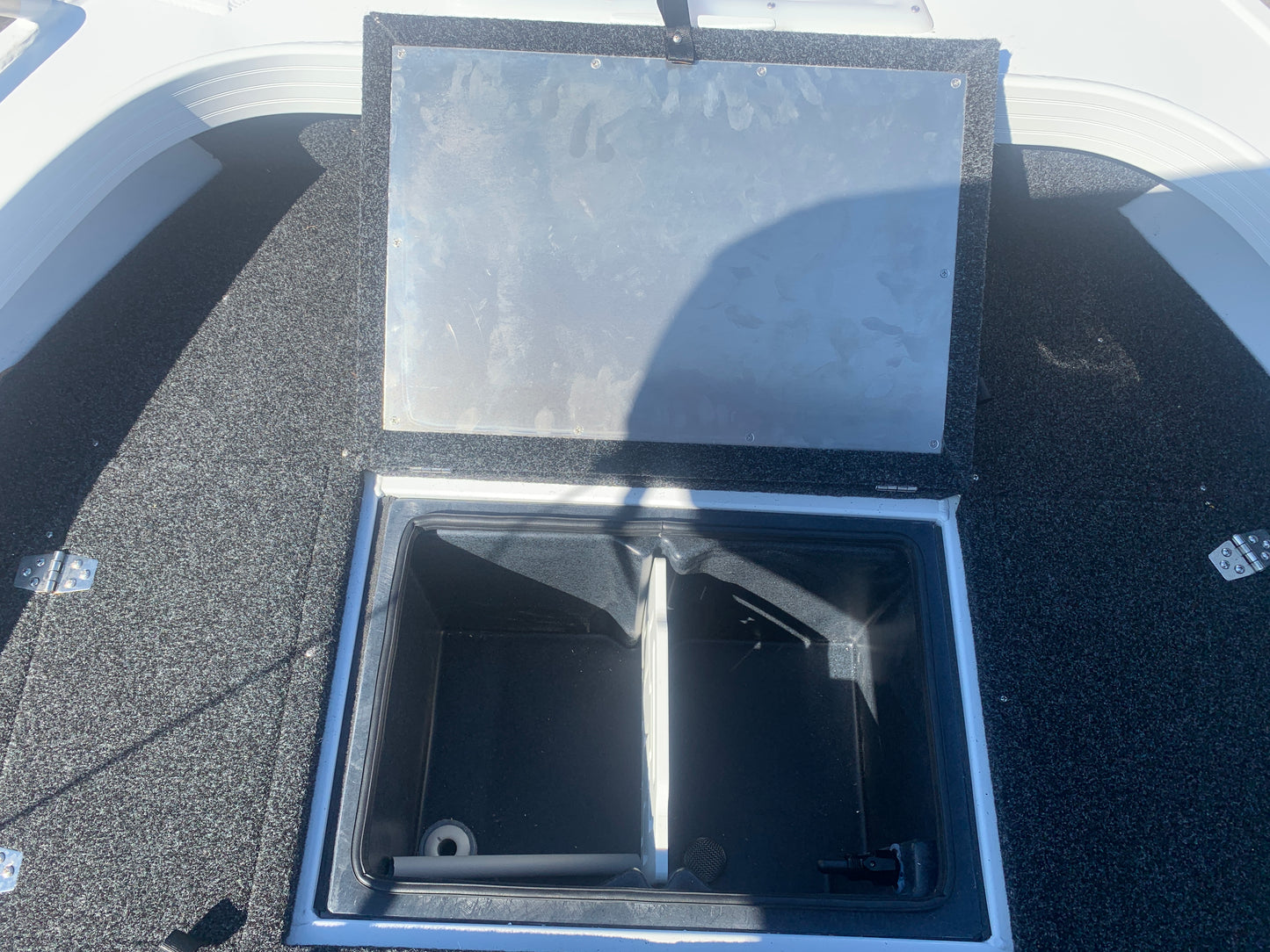 Stacer 429 Outlaw Side Console