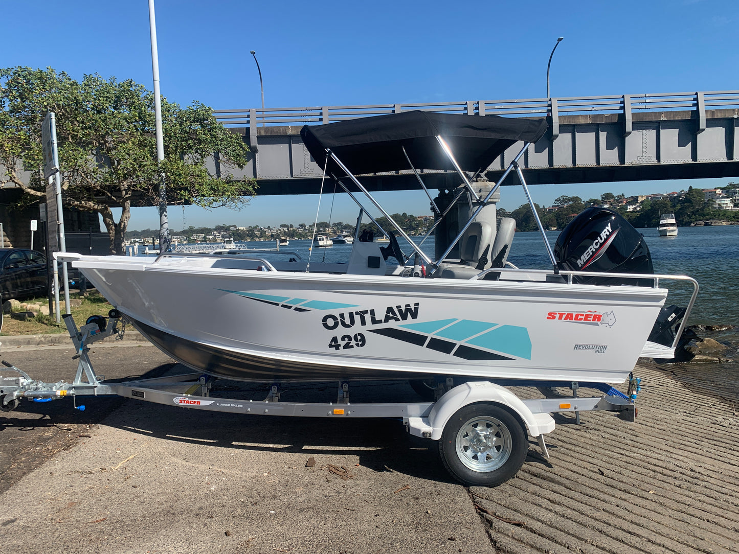 Stacer 429 Outlaw Side Console