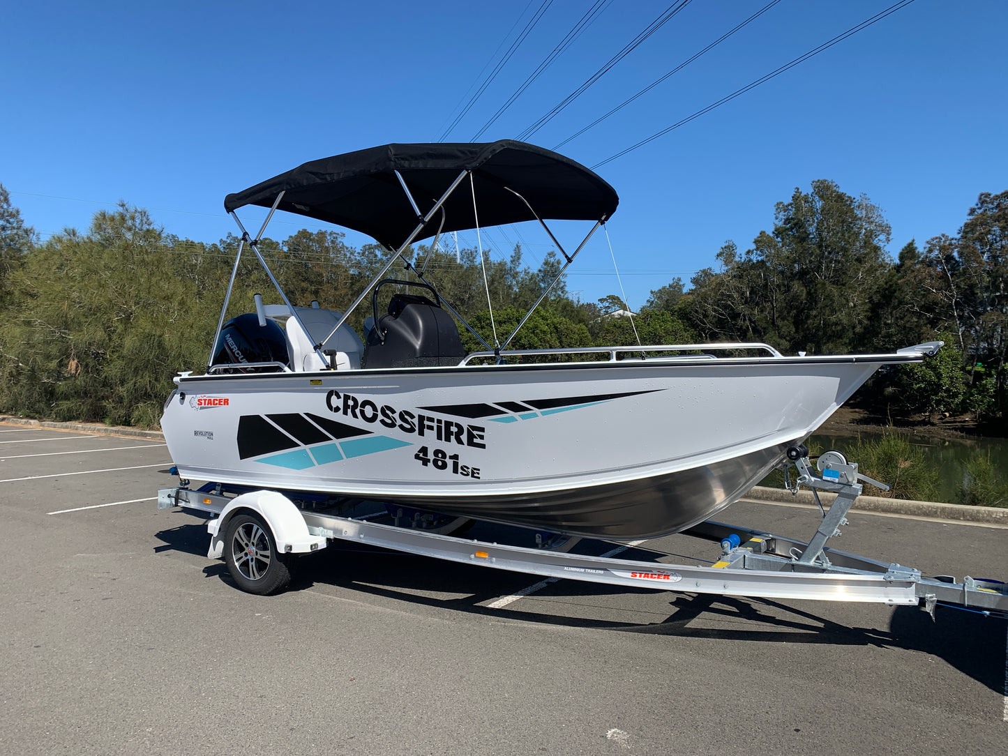 Stacer 481 Crossfire SE Side console