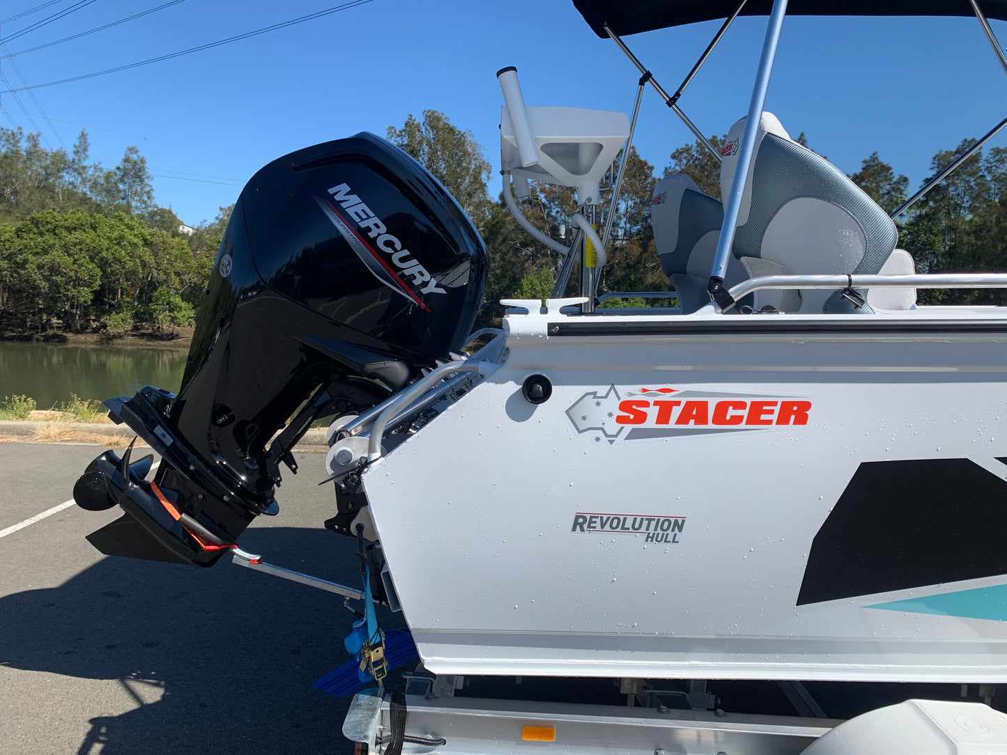 Stacer 481 Crossfire SE Side console