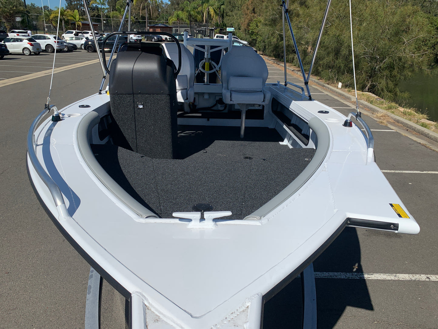 Stacer 481 Crossfire SE Side console