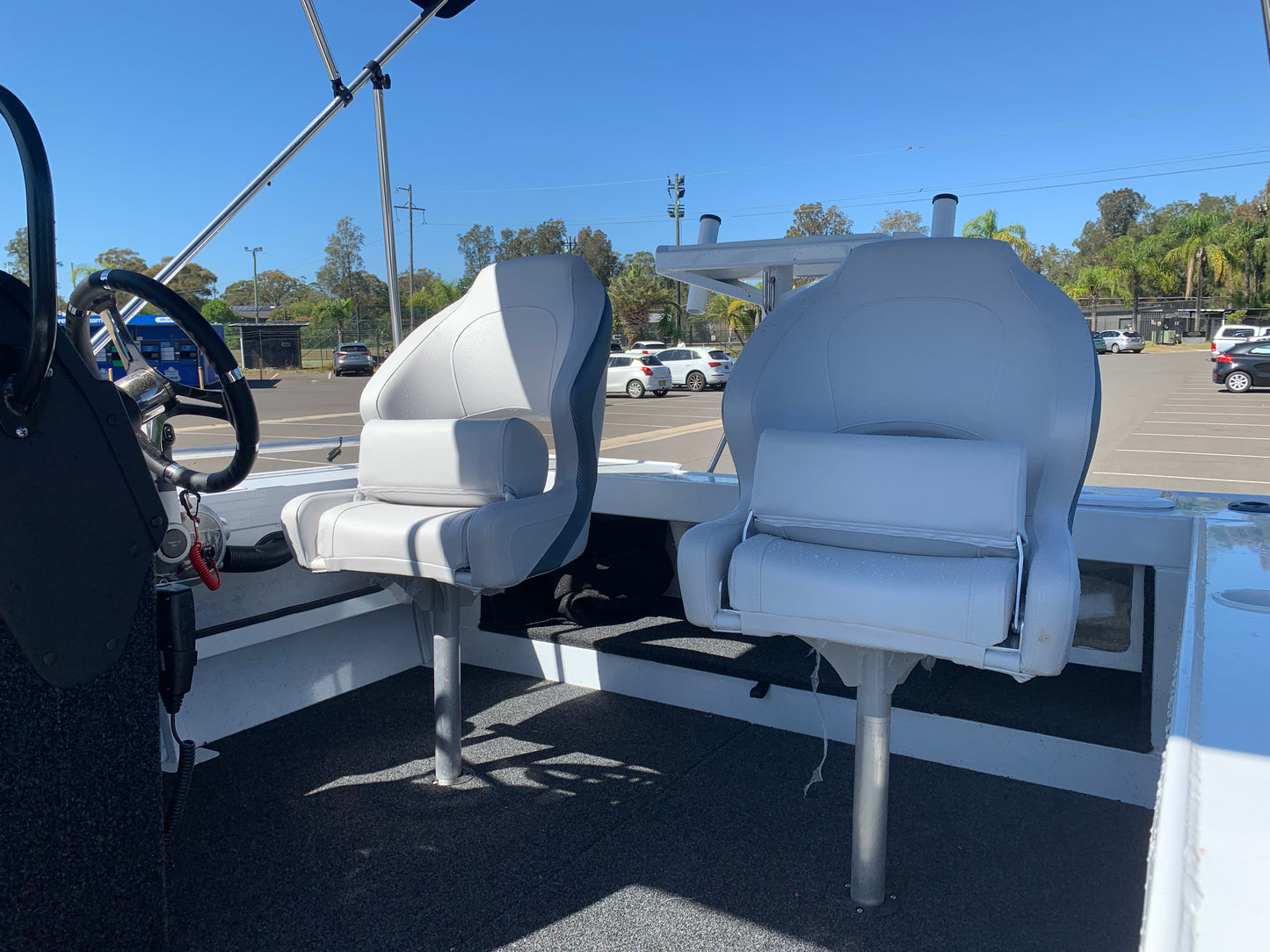 Stacer 481 Crossfire SE Side console