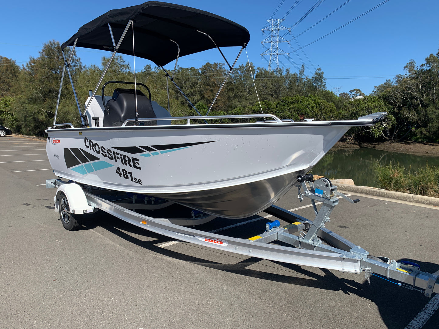 Stacer 481 Crossfire SE Side console