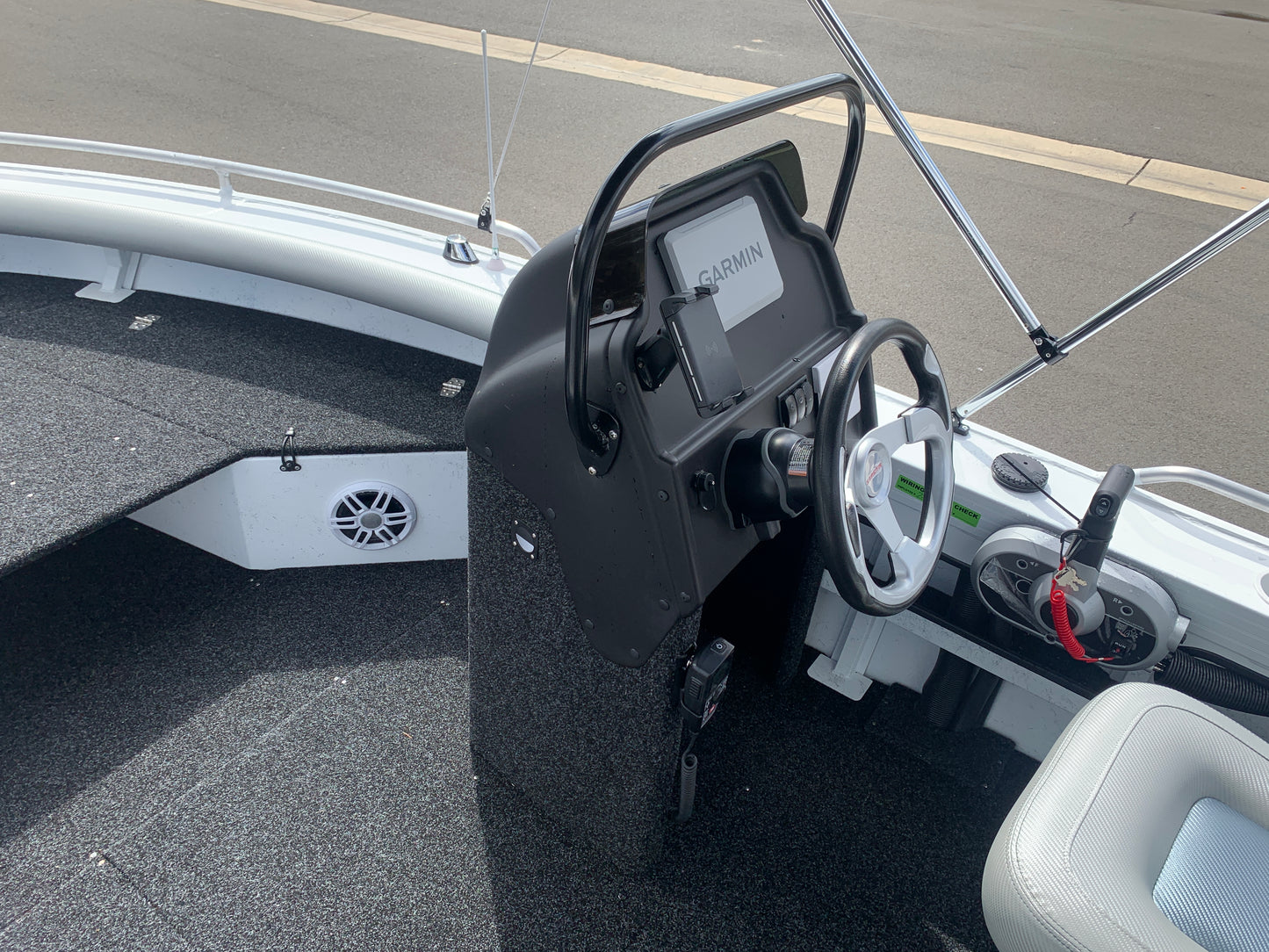 Stacer 449 Crossfire Side console