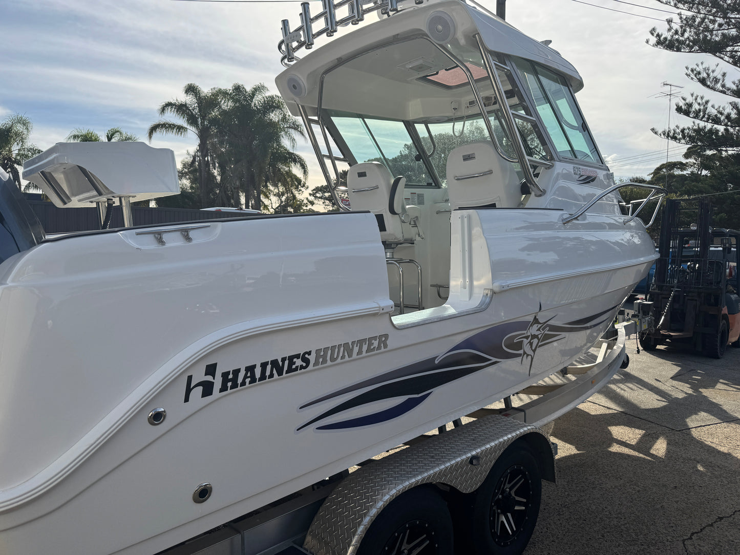 Haines Hunter 675 Enclosed
