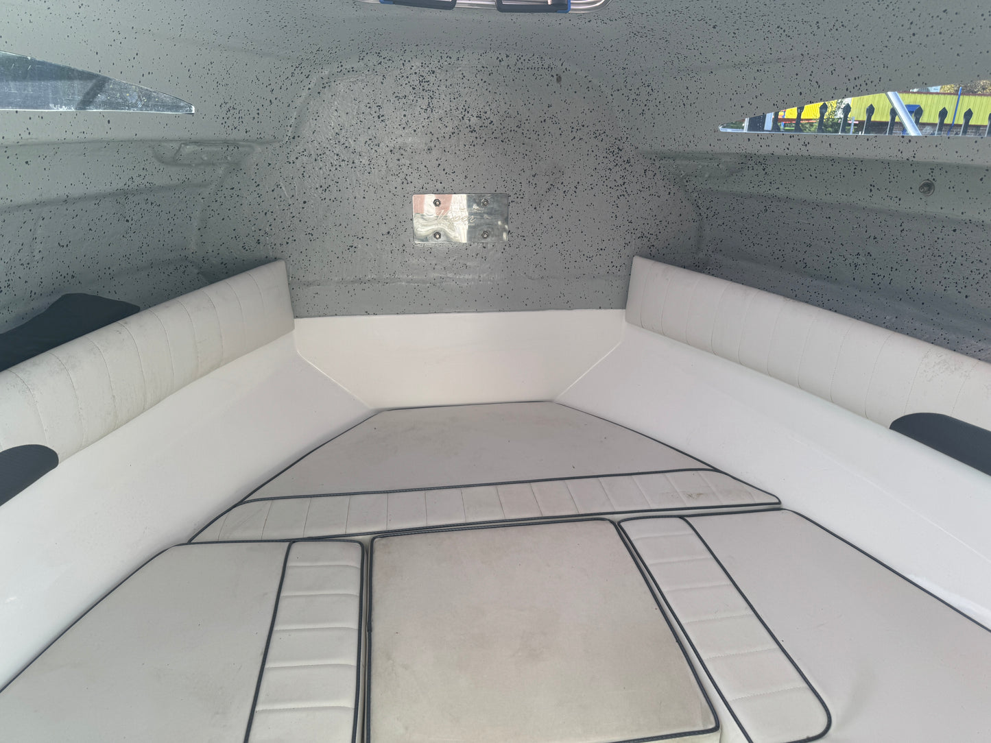 Haines Hunter 675 Enclosed