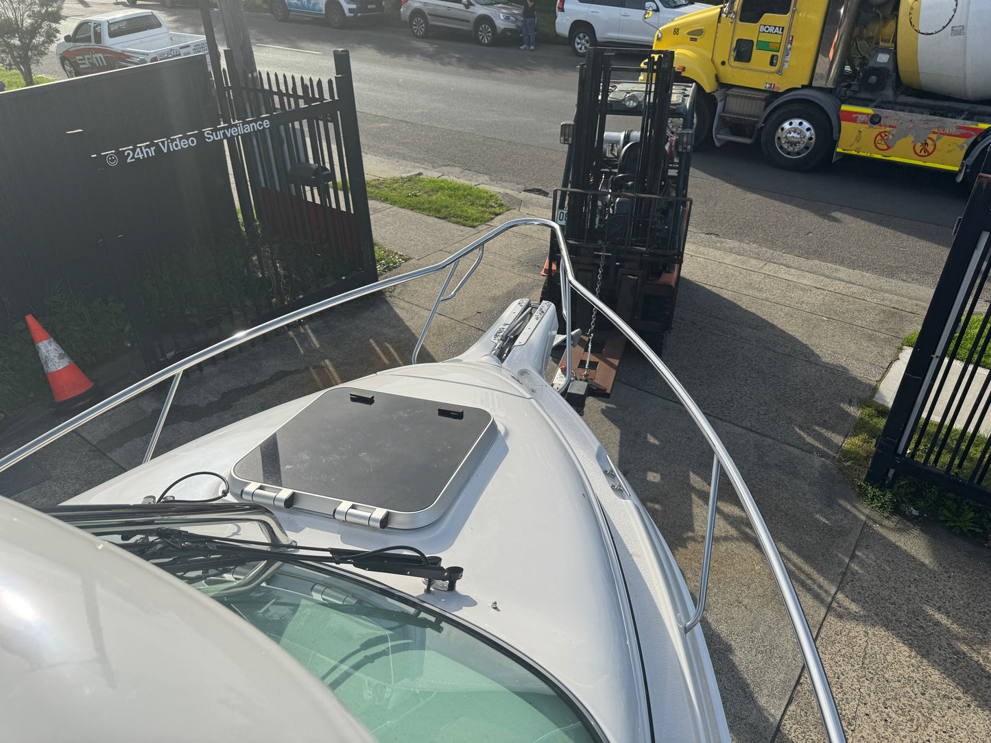 Haines Hunter 675 Enclosed