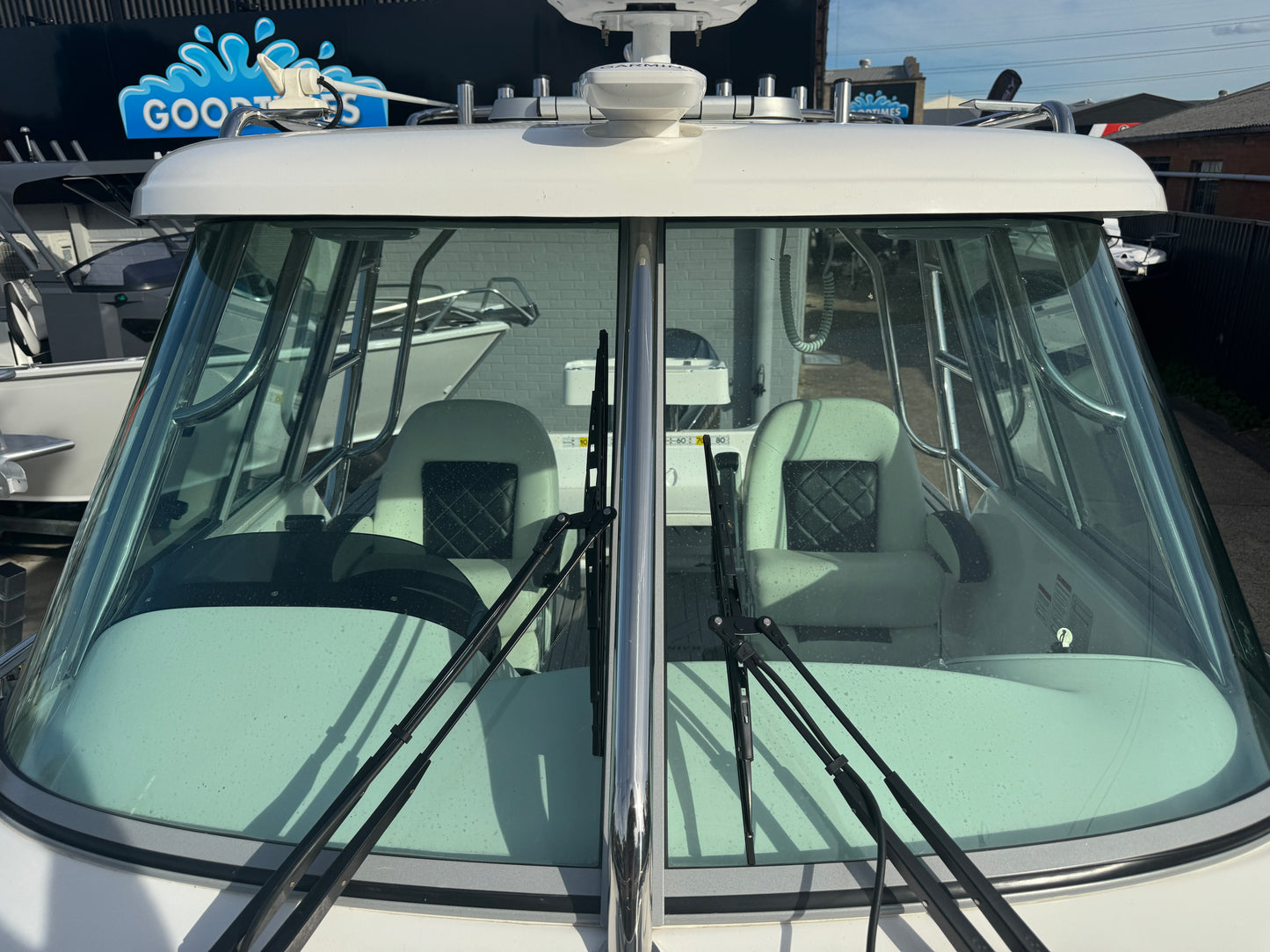Haines Hunter 675 Enclosed
