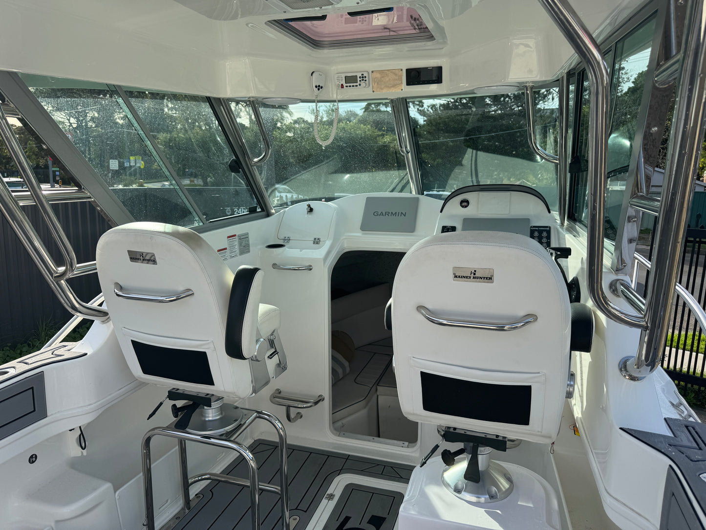 Haines Hunter 675 Enclosed