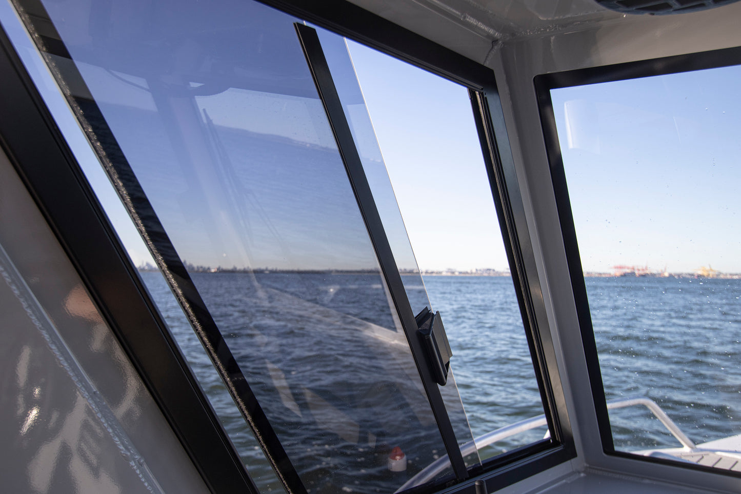 Formosa SRT 675 Enclosed Centre Cabin