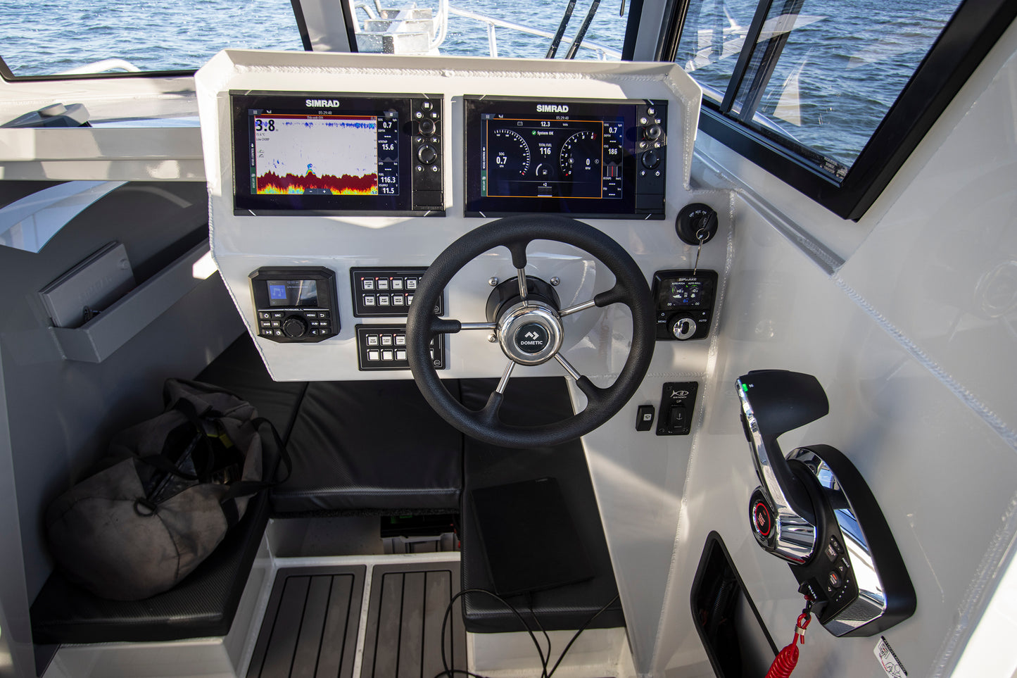 Formosa SRT 675 Enclosed Centre Cabin