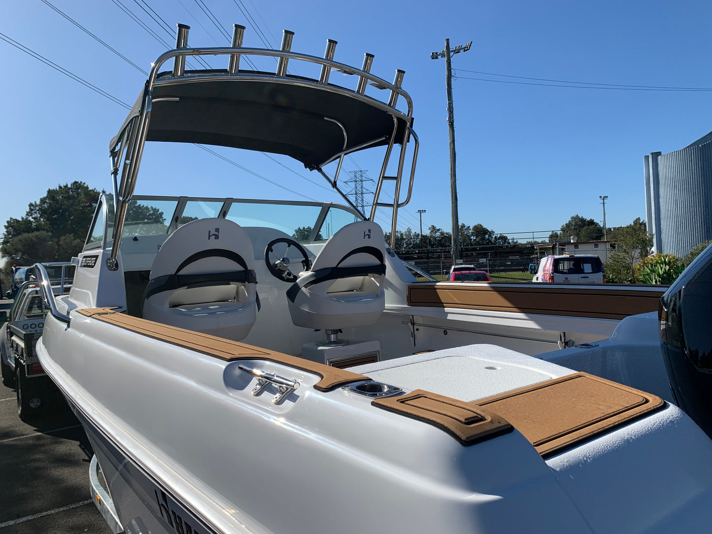 Haines Hunter 595 Offshore