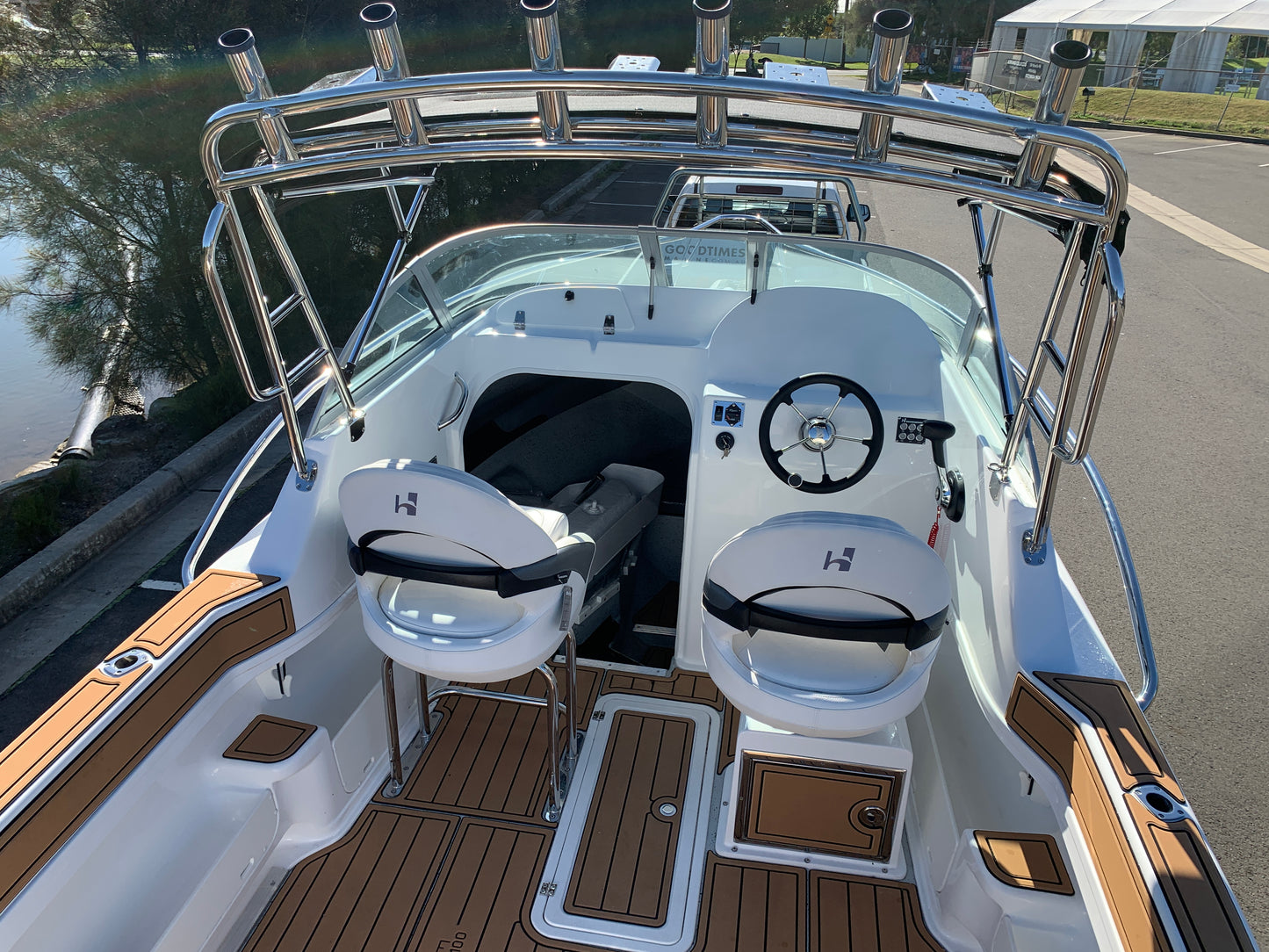Haines Hunter 595 Offshore