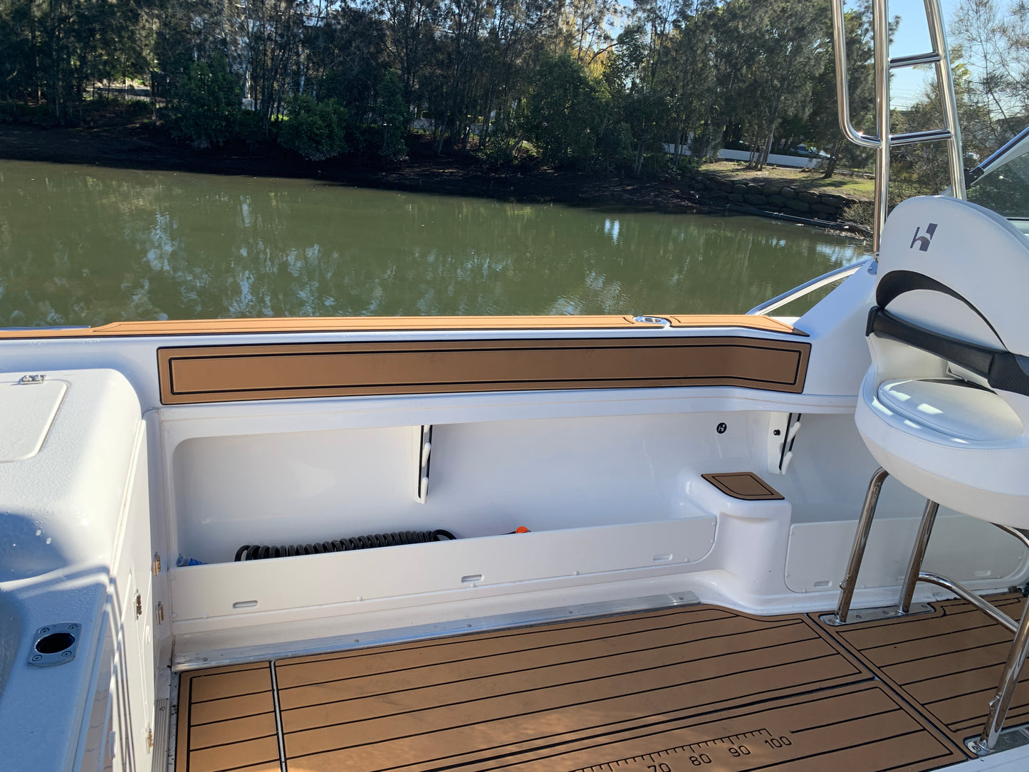 Haines Hunter 595 Offshore