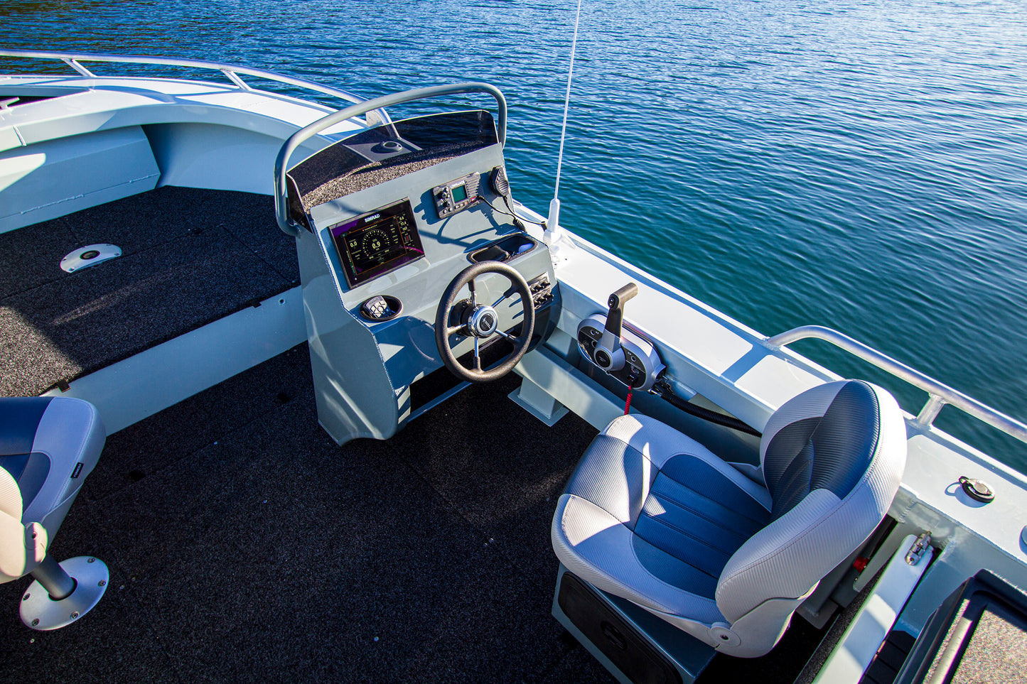 Formosa 525 Side Console