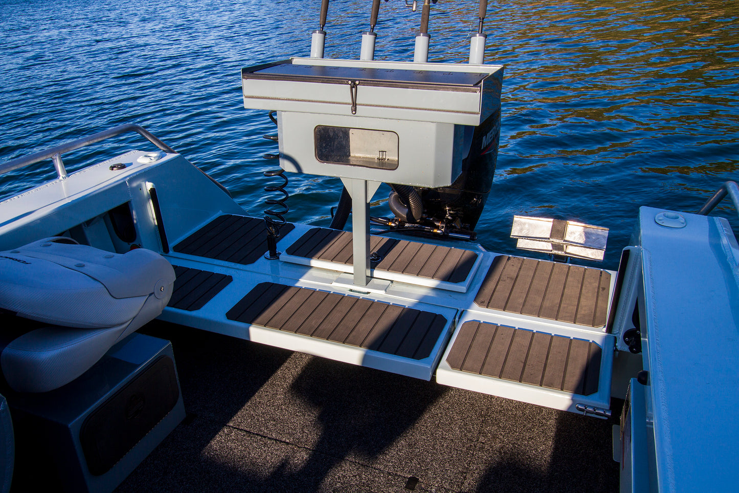 Formosa 525 Side Console