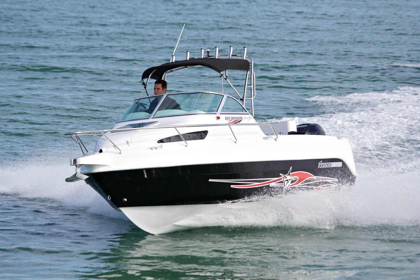 Haines Hunter 625 Offshore Soft Top