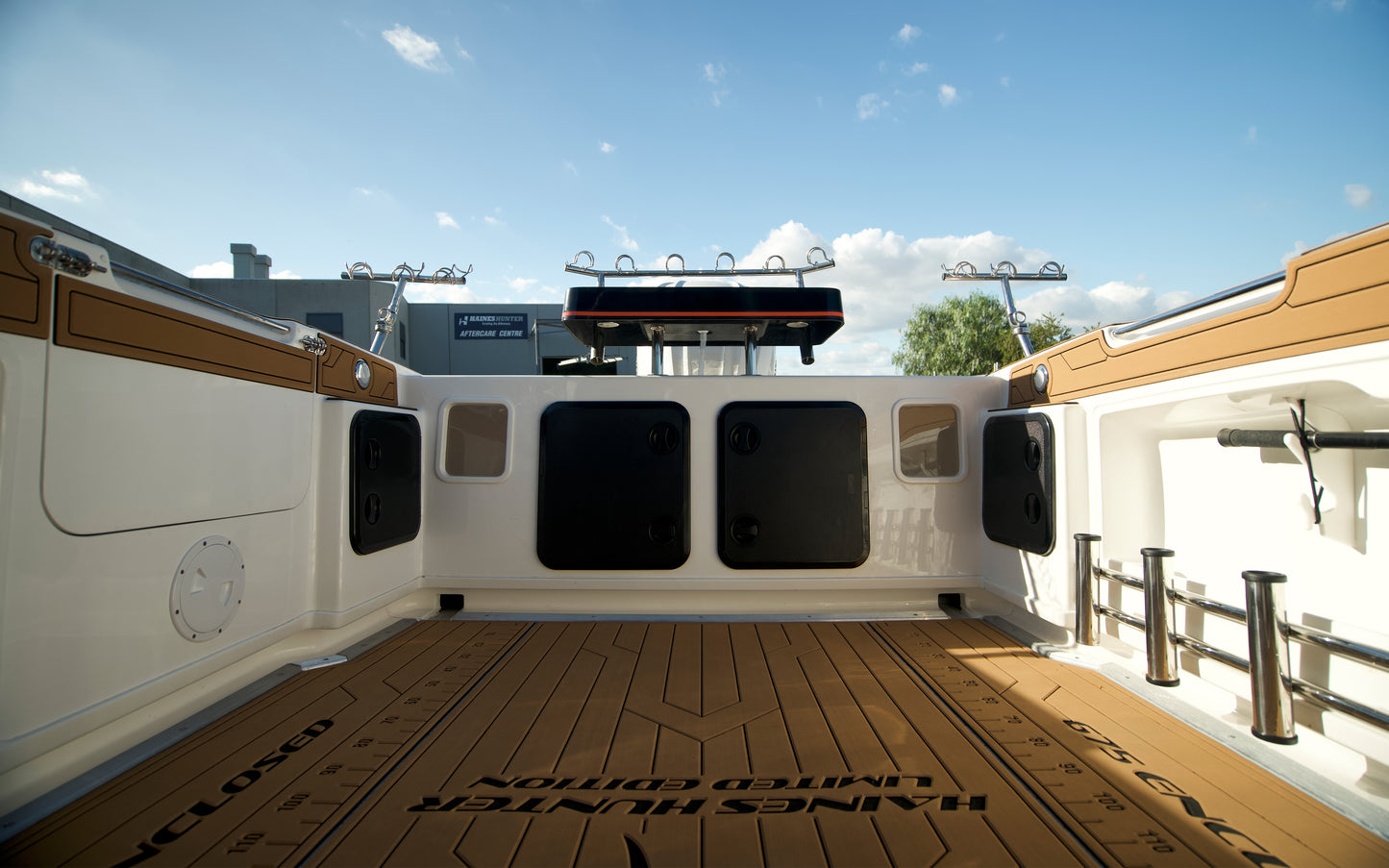 Haines Hunter 675 Enclosed Limited