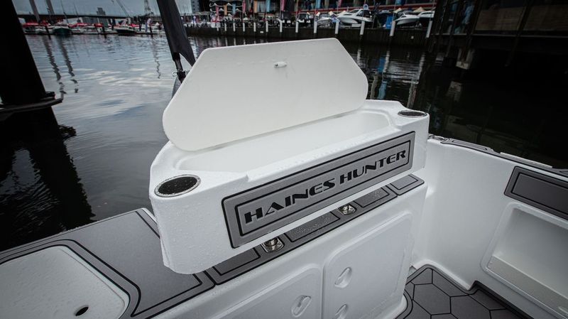 Haines Hunter 620 Patriot