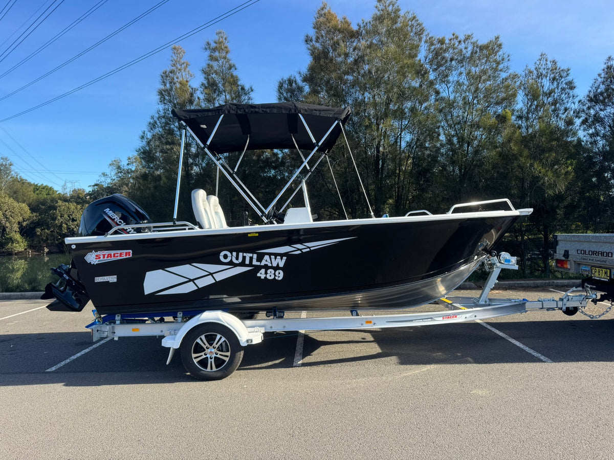 Stacer 489 Outlaw Side console