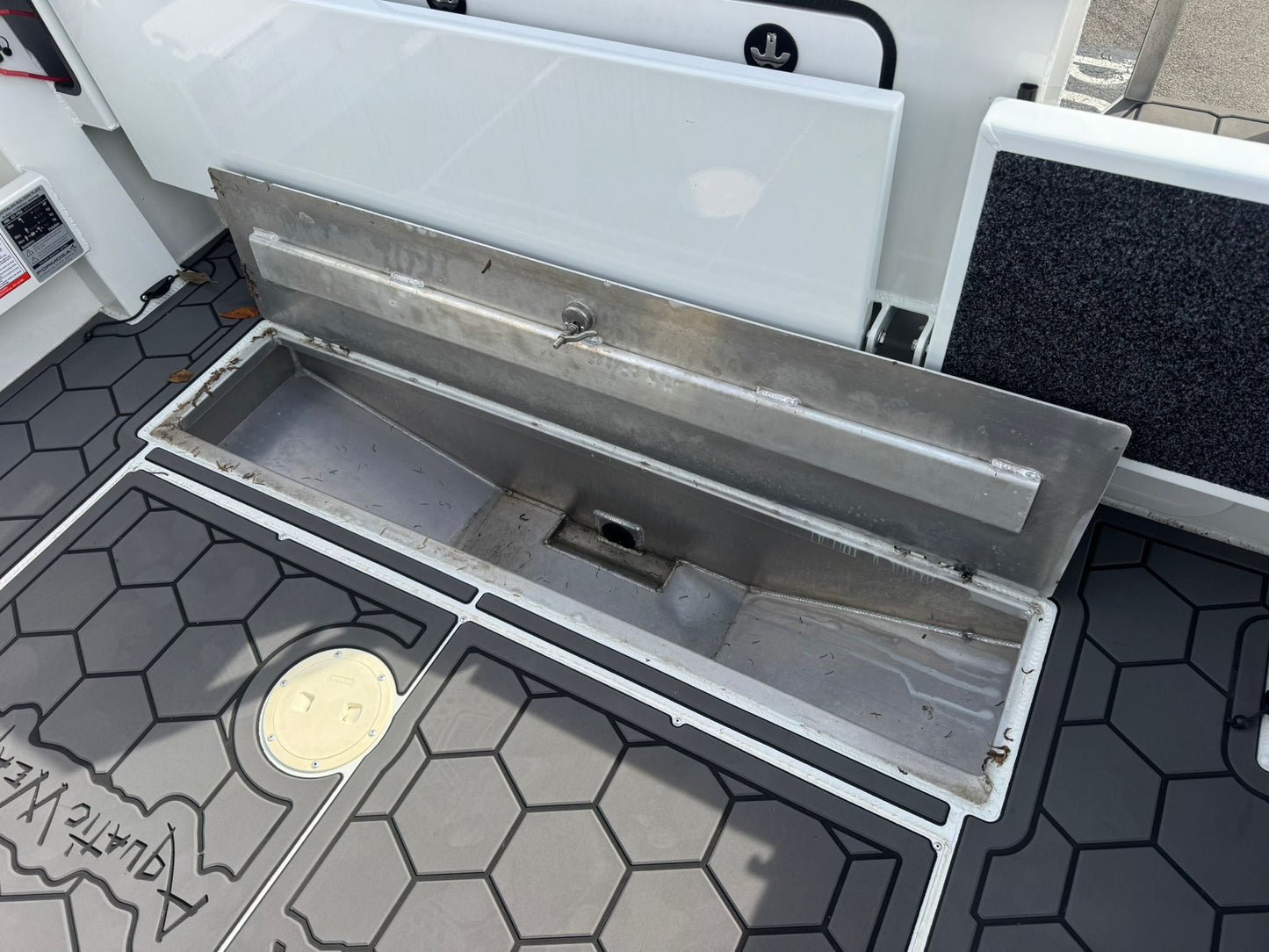 Formosa SRT 635 Centre cabin - PRO DECK