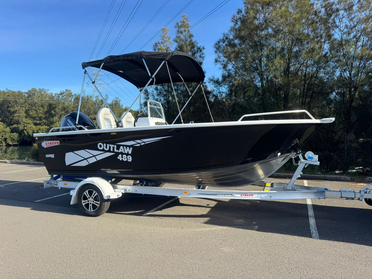 Stacer 489 Outlaw Side console