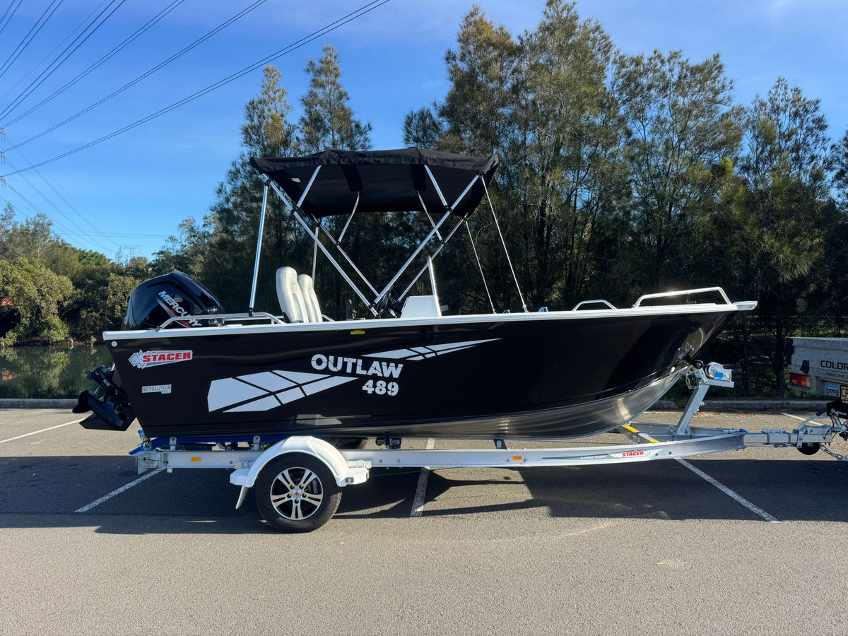 Stacer 489 Outlaw Side console