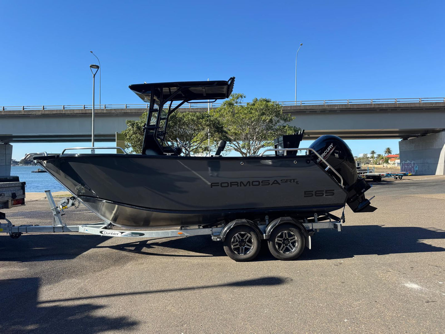 Formosa SRT 565 Centre Console - Stealth Edition