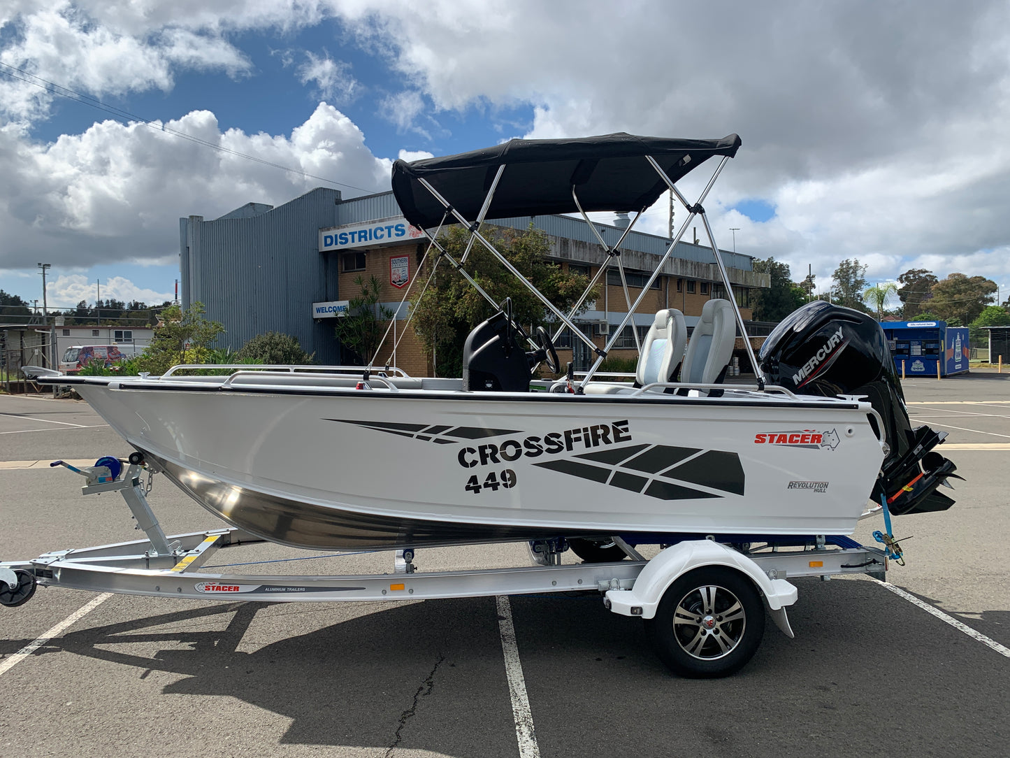 Stacer 449 Crossfire Side console