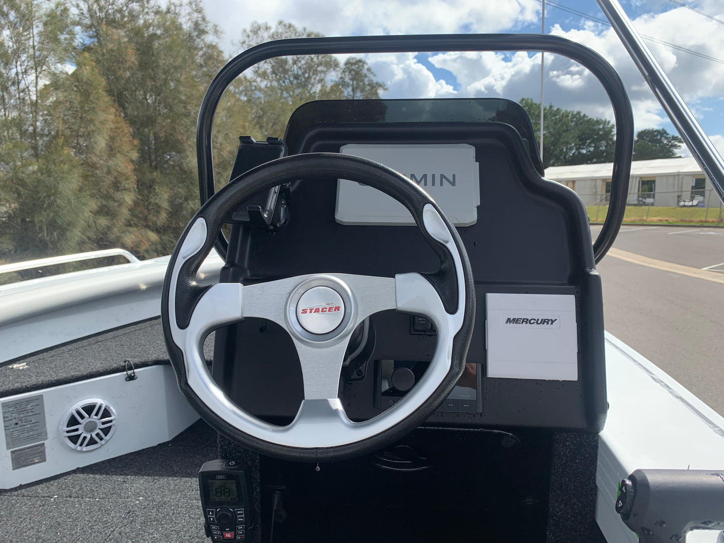 Stacer 449 Crossfire Side console