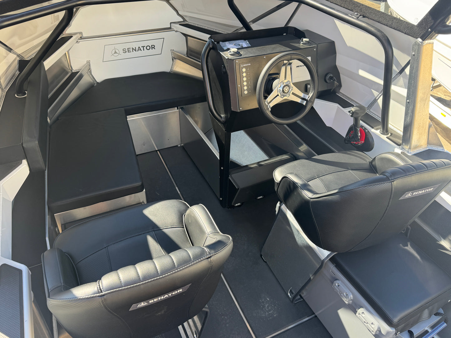 Senator 550 Hard top