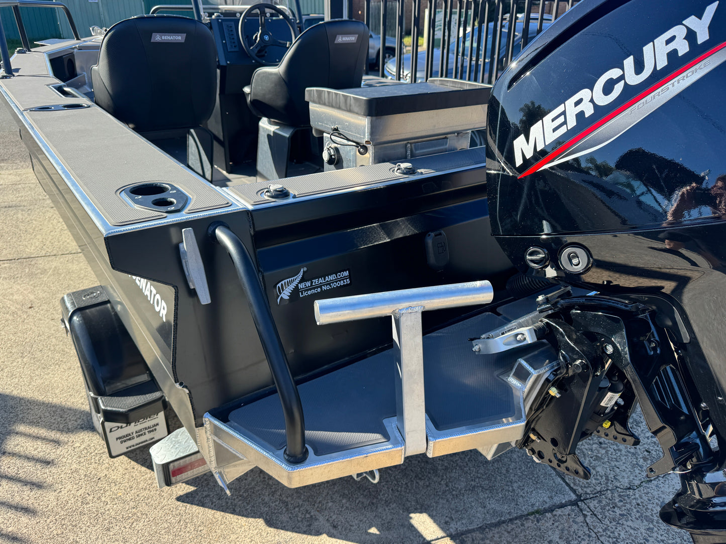 Senator 500 Side console