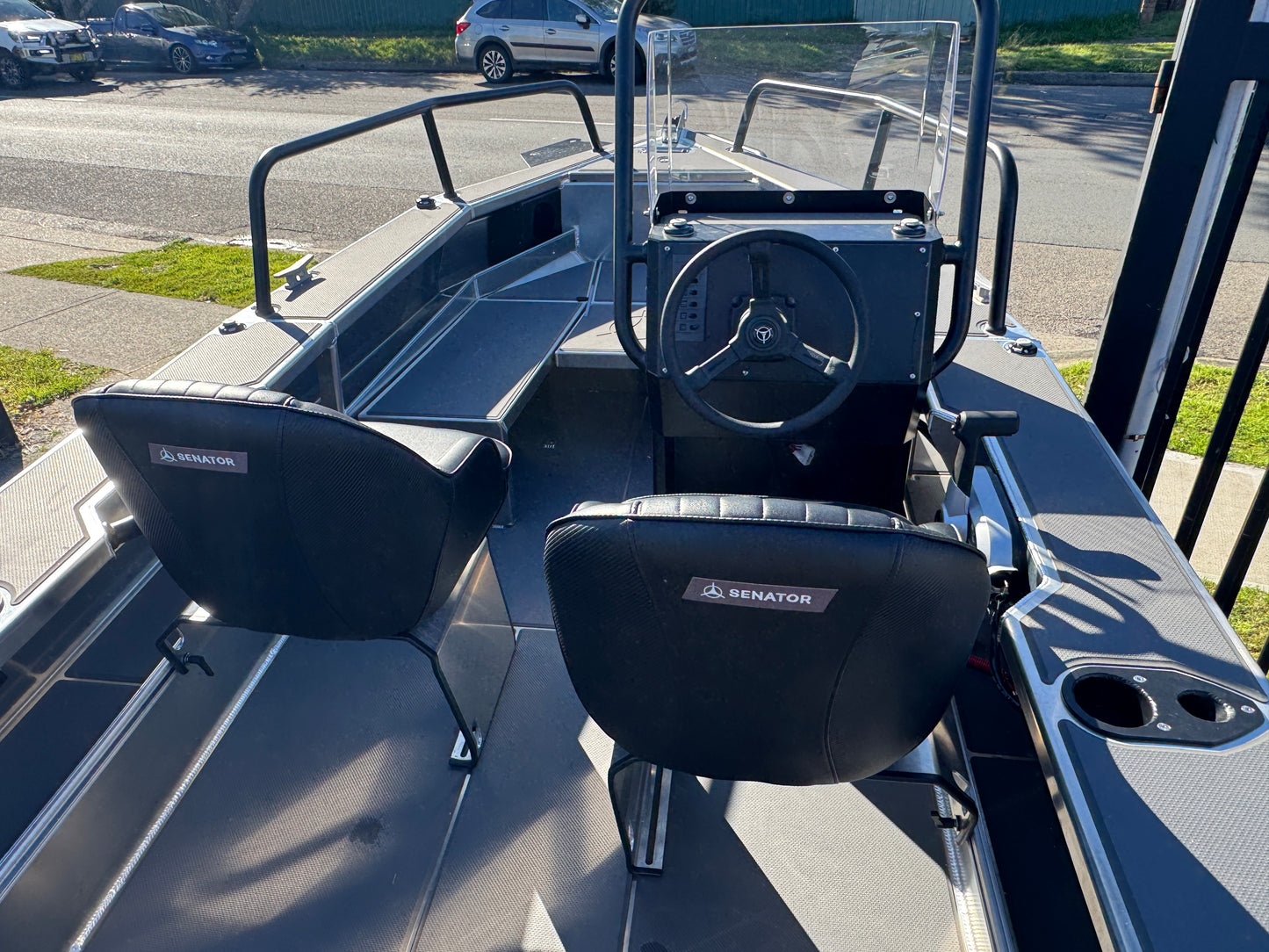Senator 500 Side console