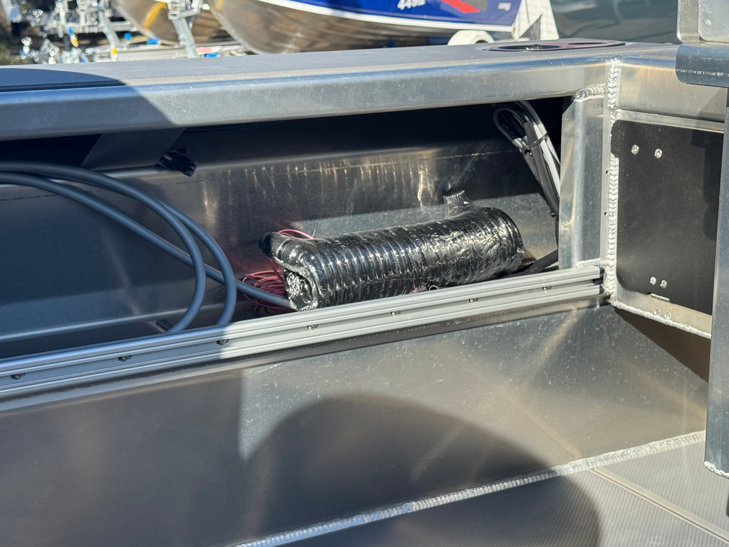 Senator 500 Side console