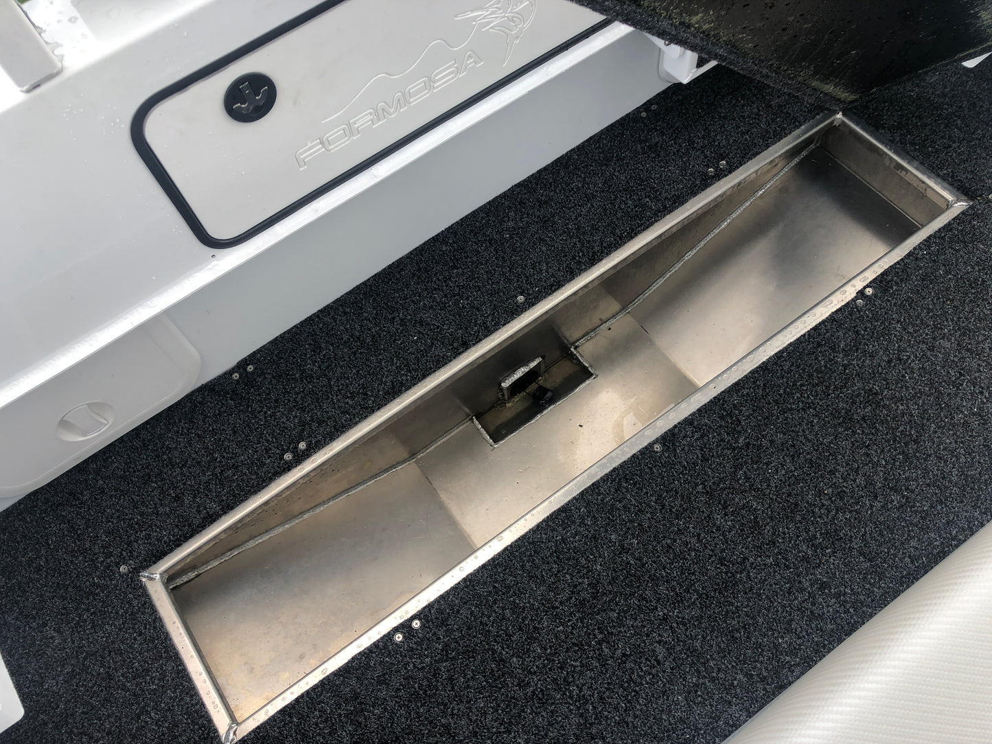 Formosa 525 SRT Centre console