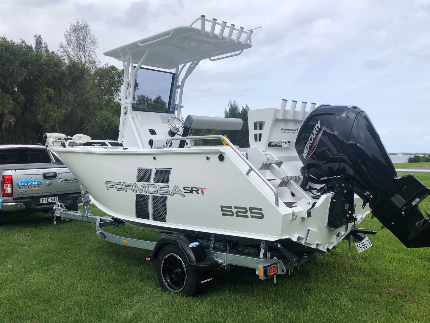Formosa 525 SRT Centre console
