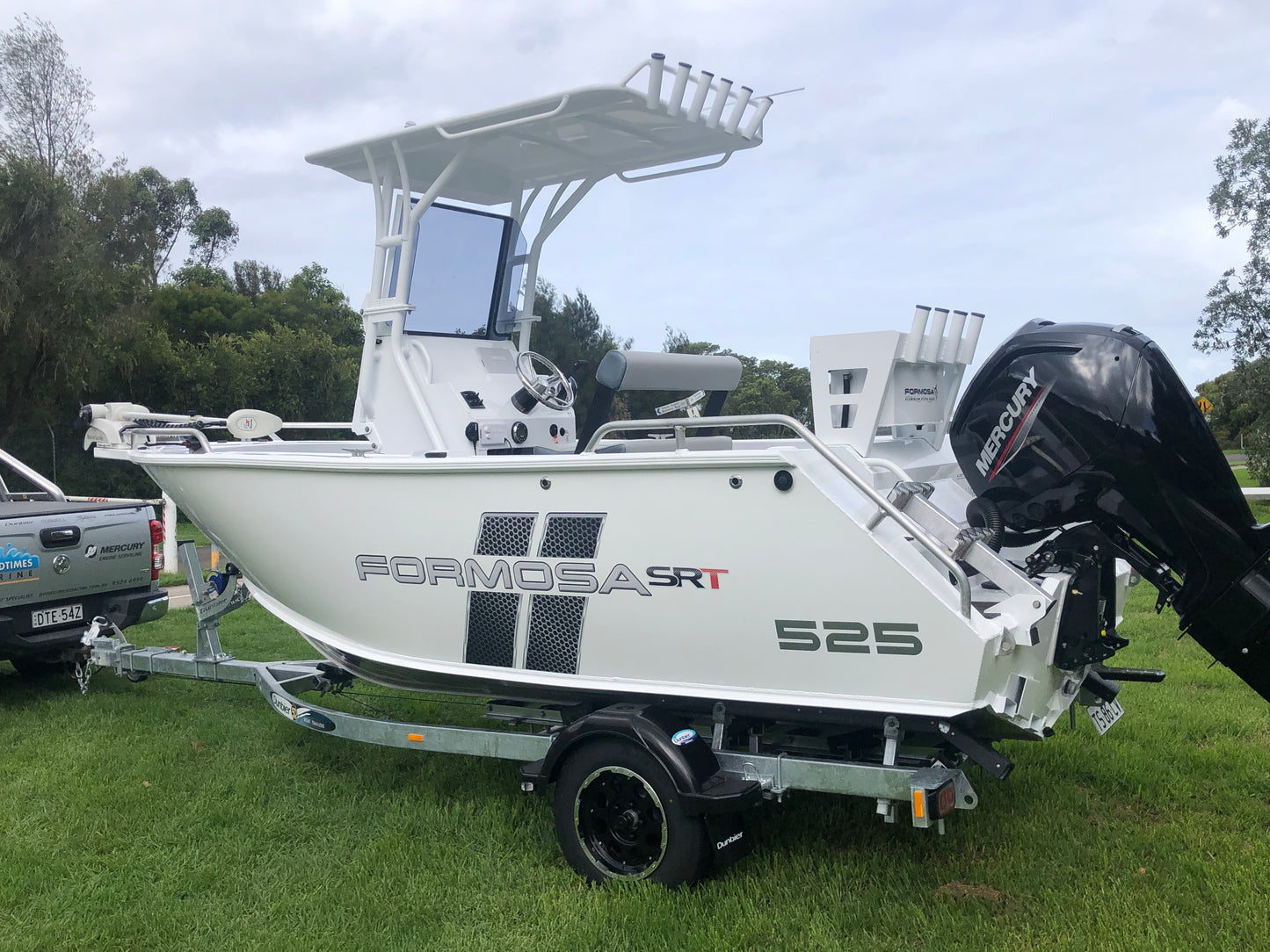 Formosa 525 SRT Centre console