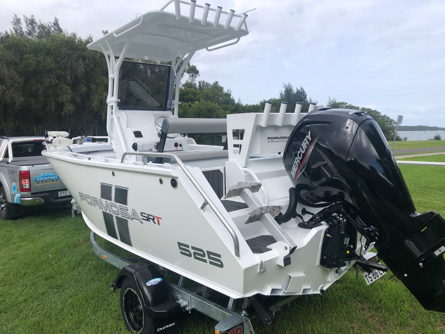 Formosa 525 SRT Centre console