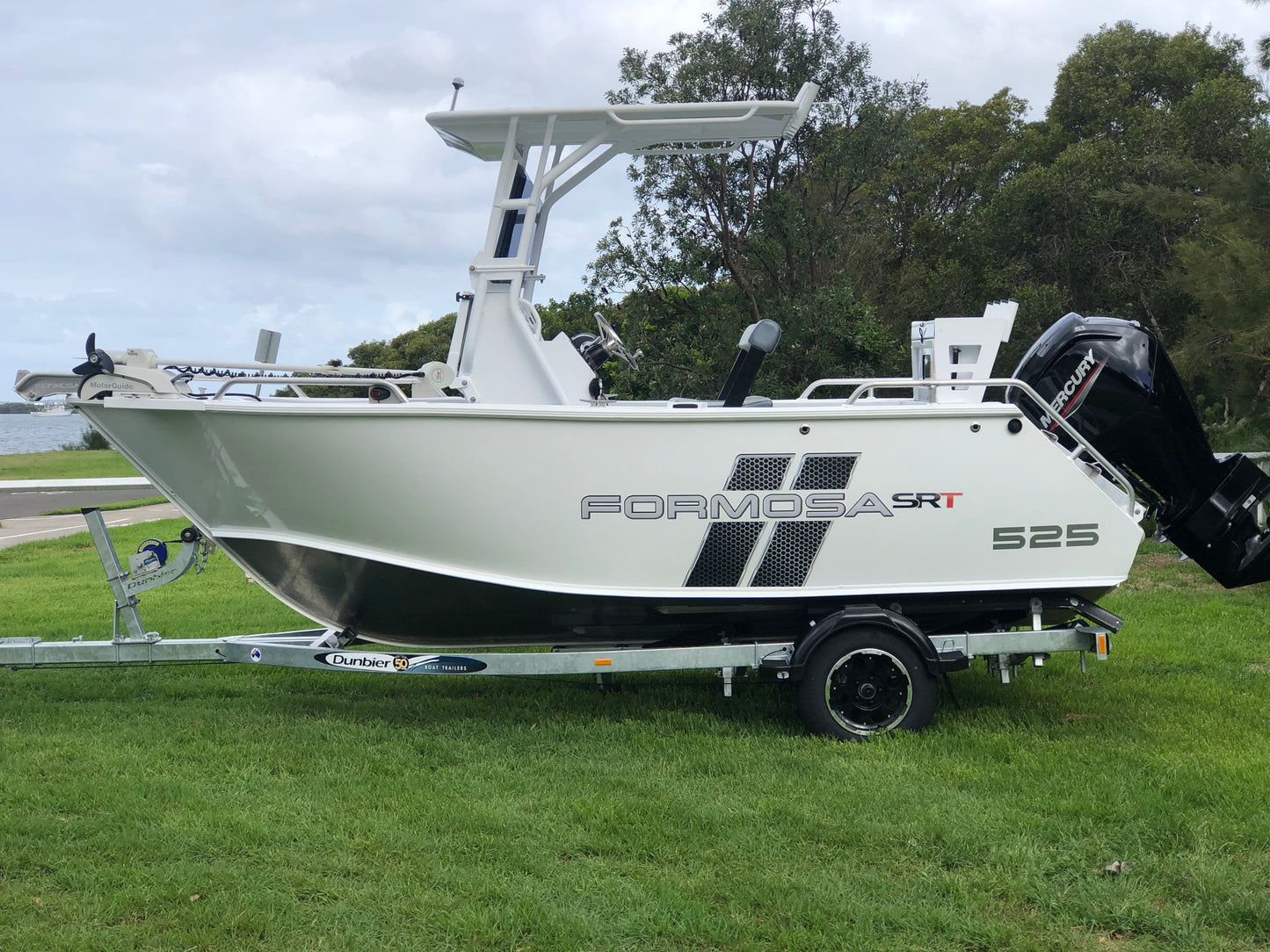 Formosa 525 SRT Centre console