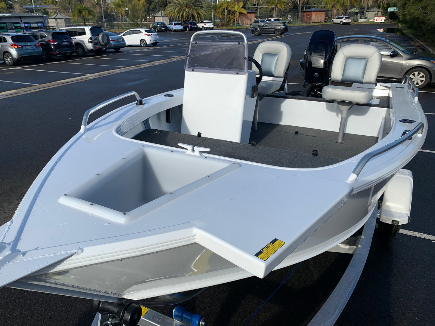 Stacer 429 Outlaw Side console