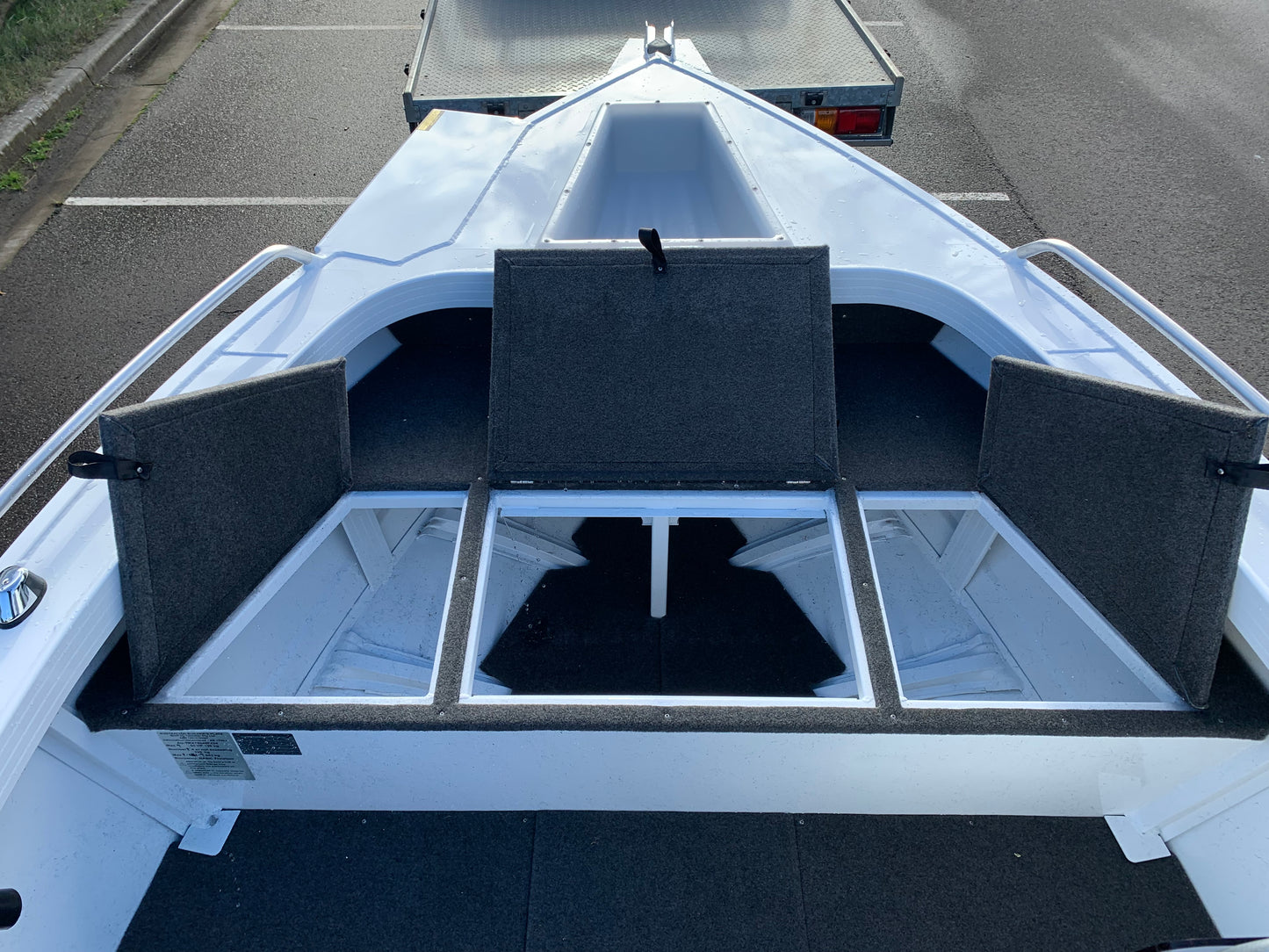 Stacer 429 Outlaw Side console